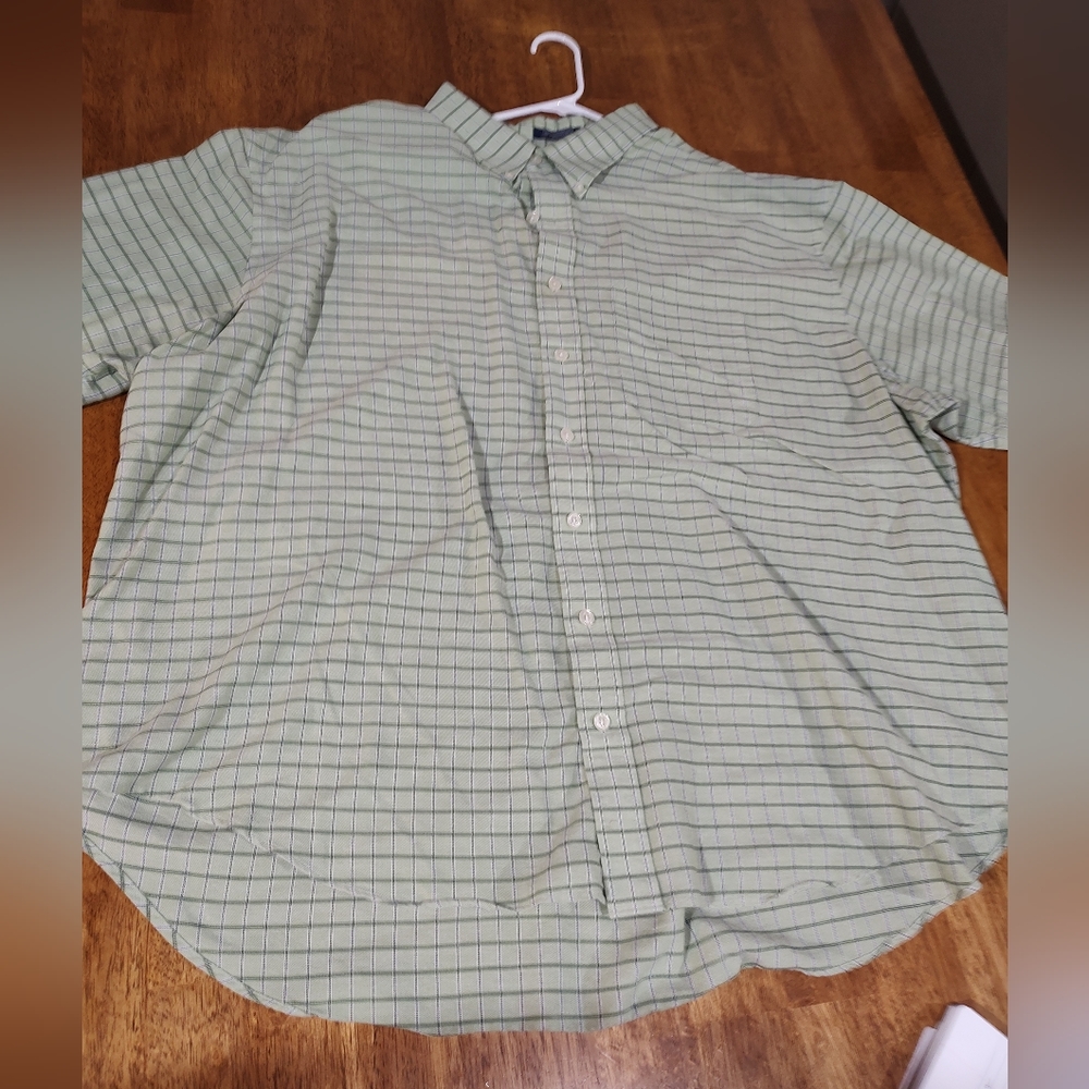 Men's arrow plaid light green and blue short sleeve button down shirt